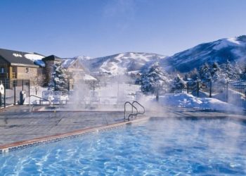 Come proteggere la piscina dall’inverno?