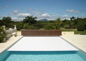 Coprire la piscina anche quando arriva la bella stagione