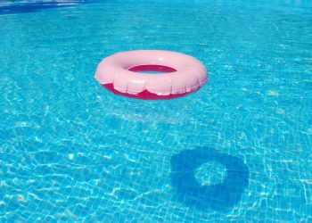 Benessere in gravidanza con gli esercizi in piscina