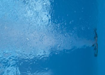 Esercizi in acqua per alleviare le tensioni da cattiva postura