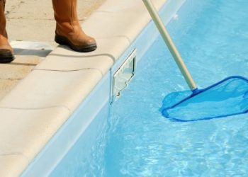 Pulizia della piscina: quali accessori?